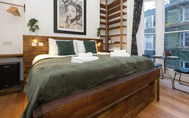 Host Stay Grafton Rustic