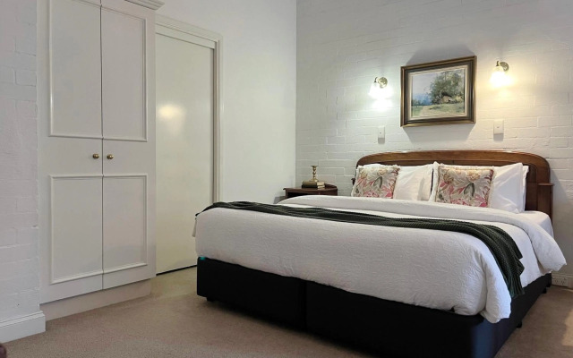 Victoria House Motor Inn