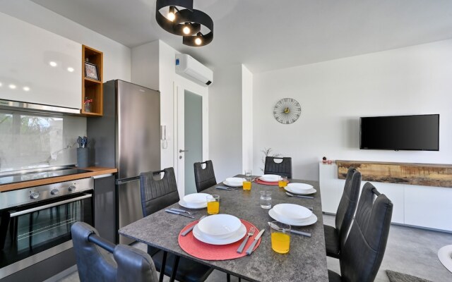 Imperial Apartment with Private Pool