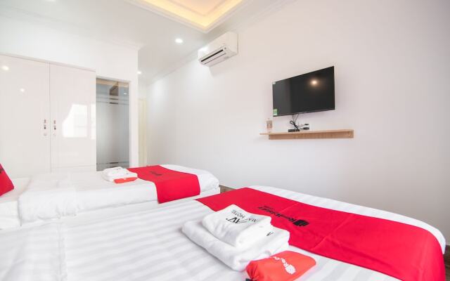 RedDoorz Plus near Tan Son Nhat Airport 3