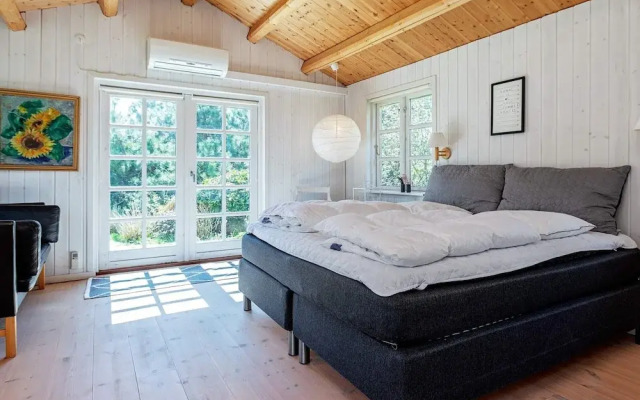8 Person Holiday Home in Vaeggerlose