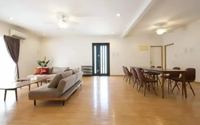 Kin Seaside Hills Town