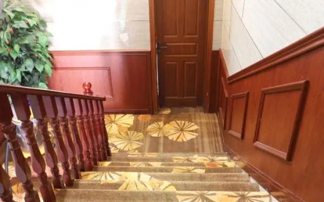 Chunlan Business Hotel