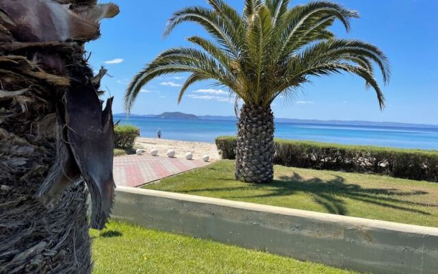 Relax in This Sithonia Property With Great Ocean Views