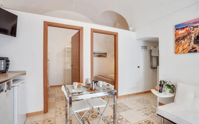 Tiny House 21 Bright Aparment