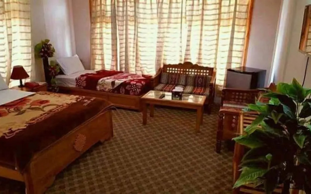Baltistan Continental Hotel Skardu