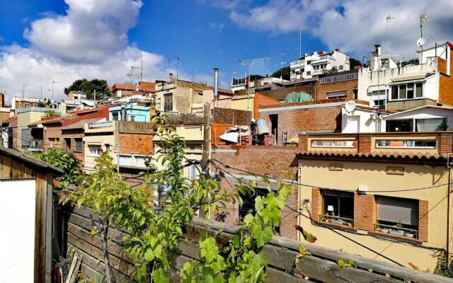 Amplio apartamento con terraza en zona muy tranquila