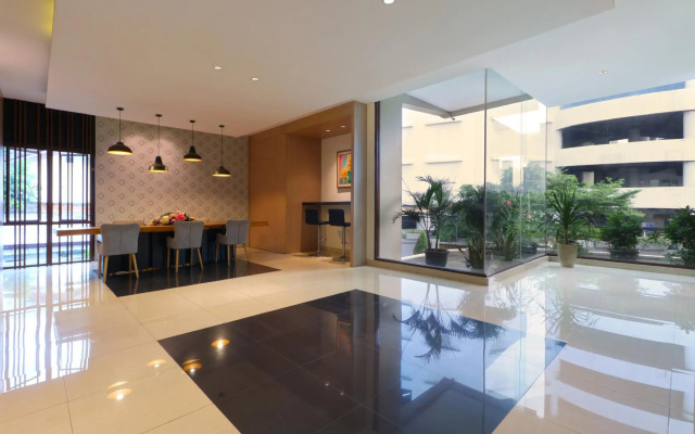 Plaza 54 Residence (Vaccinated Staff)
