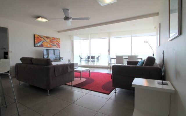 84 The Spit Holiday Apartments