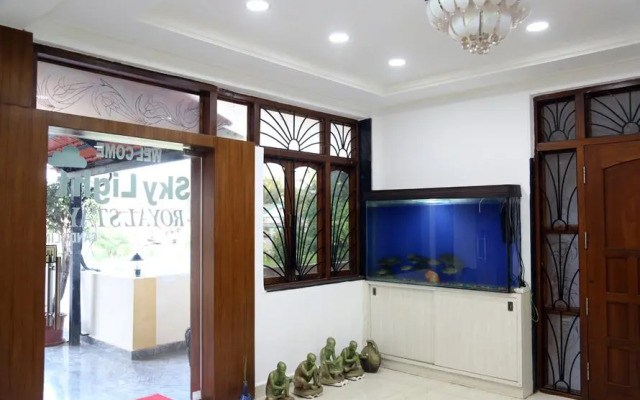 Hotel Sky Light Royal Stay