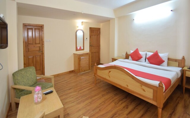 OYO 11552 Hotel Rising Star