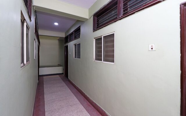 Oyo 28796 Hotel Rajhans