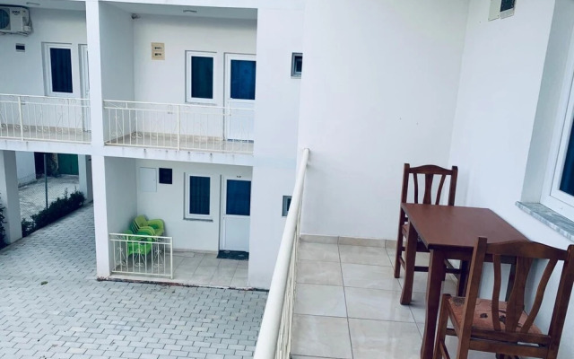 Hotel Lakaj 2