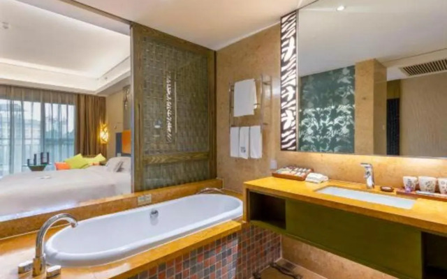 Chime Long Hotel