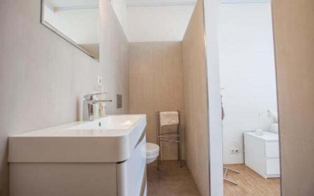 Helmers | Artfulstay