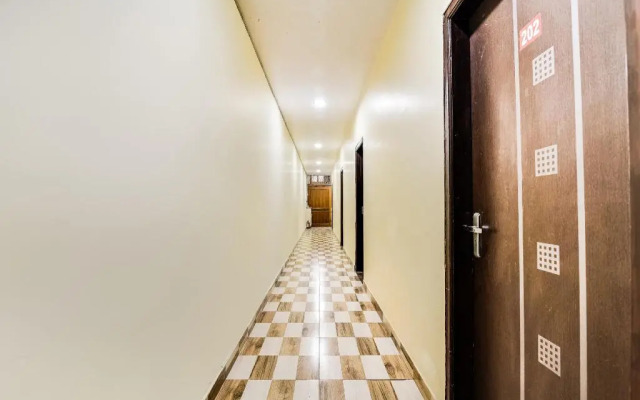 Royal Continental by OYO Rooms