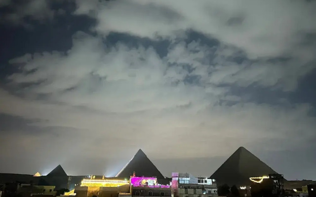 Falcon pyramids inn
