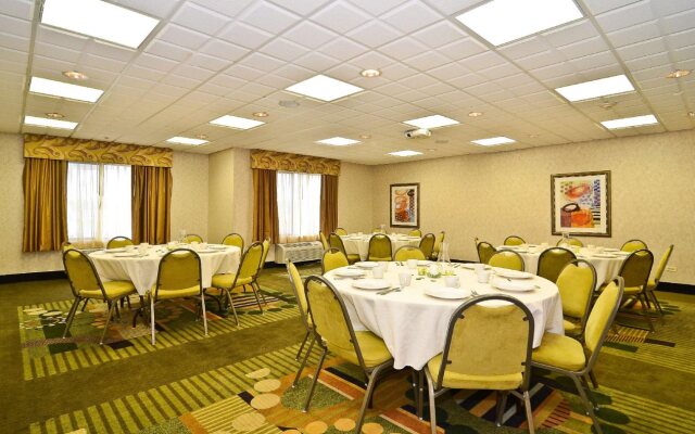 Spark by Hilton Oak Forest