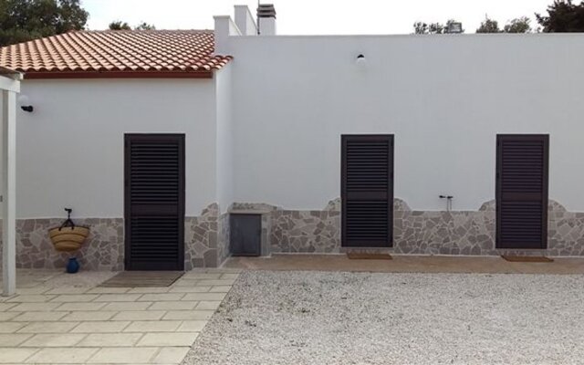 House With 3 Bedrooms In Serranova, With Furnished Garden 1.8 Km Fro