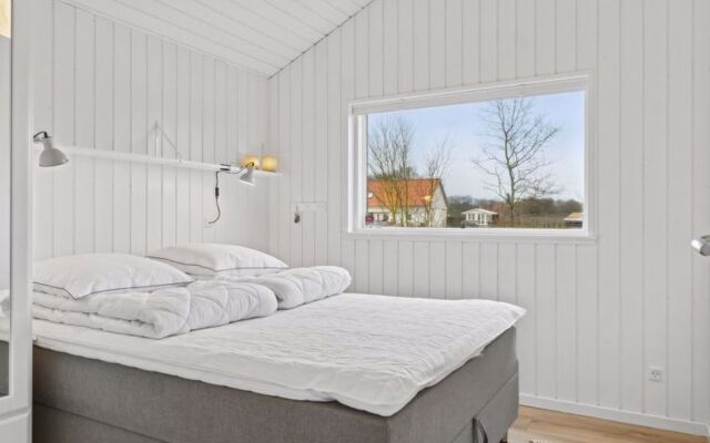 "Gregor" - 300m from the sea in Sealand