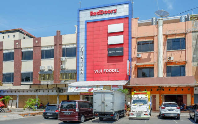 RedDoorz Plus @ Losari Makassar