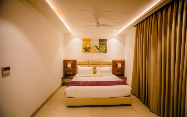 HOTEL TEN SQUARE - 5 Minutes from The Taj Mahal