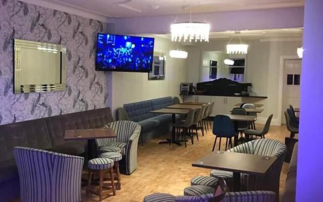 Hotel 242
