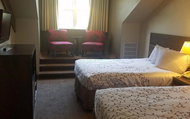 Roosevelt Inn Mount Rushmore