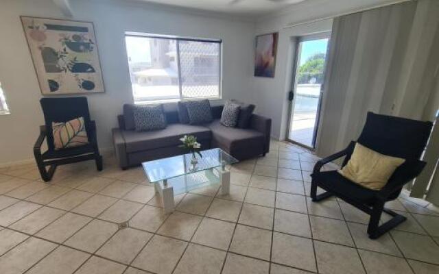 Cranbourne Court Unit 7