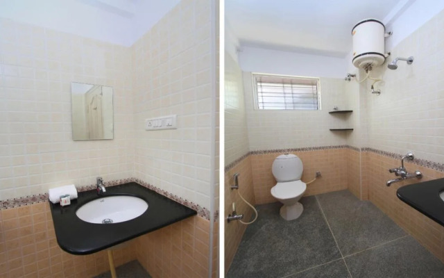 Hotel Sri Sai Comforts By OYO Rooms