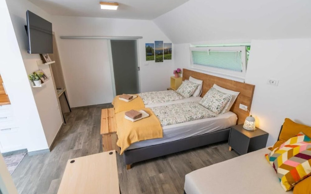 Studio Maria with Free Parking