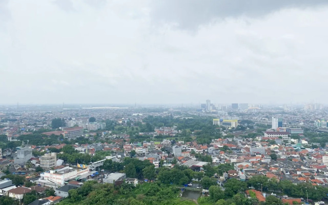 Best Strategic and Chic Studio at Bassura City Apartment