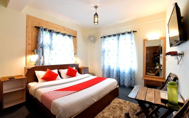 OYO 13337 Home Valley View 2BHK Naggar Road