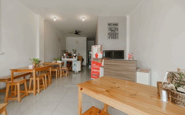 RedDoorz Apartment @ Ayodhya Tangerang
