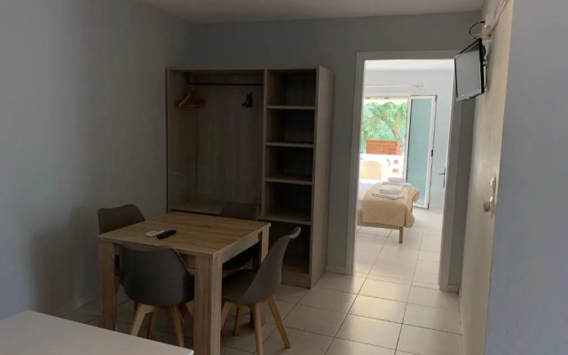 Elia Beach Apartments Vrachos