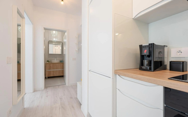 Trendy flat by the University