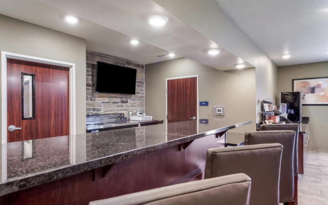 Cobblestone Inn & Suites - Holdrege