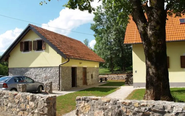 Vacation house Lovinac