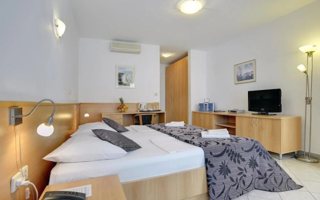 Zlatni Rat Beach Hotel