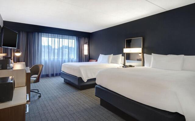 Courtyard State College