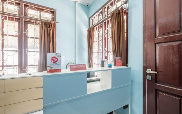 Super OYO 1568 Stasiun Ka Cirebon Guest House