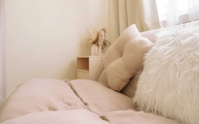 A Perfectly Chic Hideaway