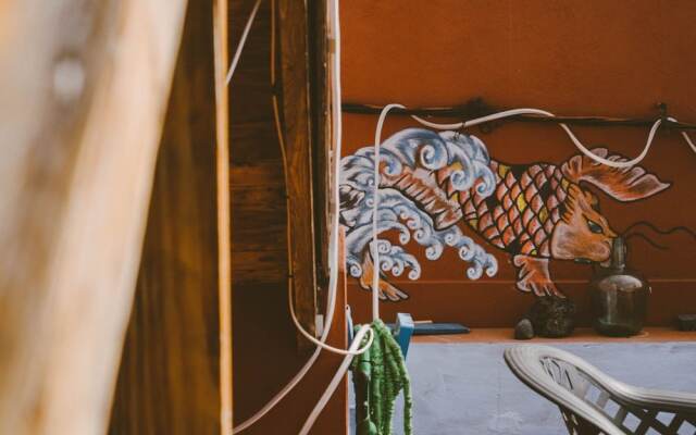 Blue Canary Hostel - Adults Only