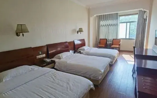 lujiang binghe hotel