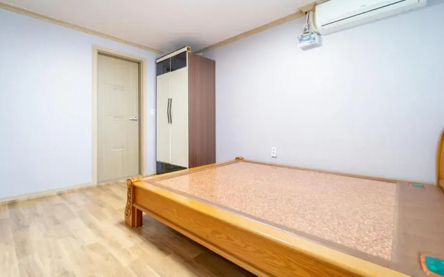Yeosu Moranggee Pension