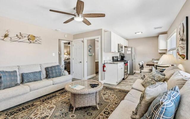 Close to AC Steps to Beach Parking