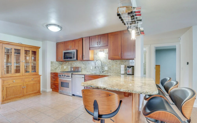 Renton Home: Gazebo w/ TV & Bbq, 15 Mi to Seattle