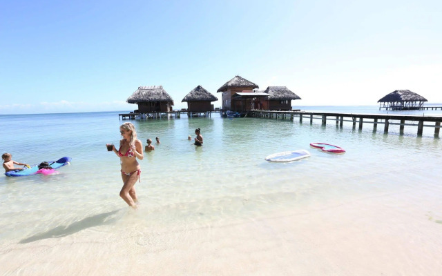 Azul Paradise Resort