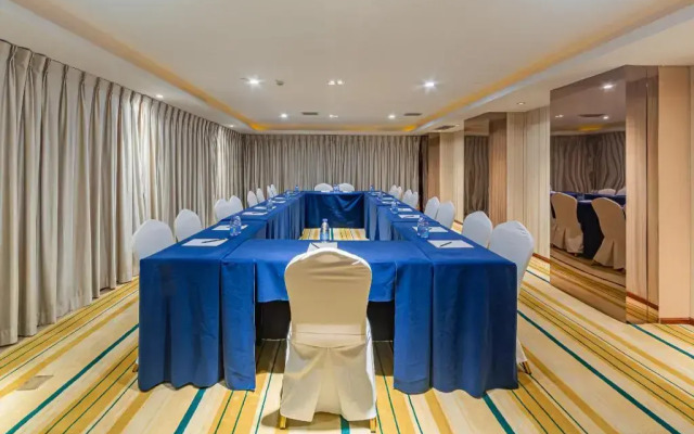 Rezen Kingtown Hotel (Chongqing Liangping)