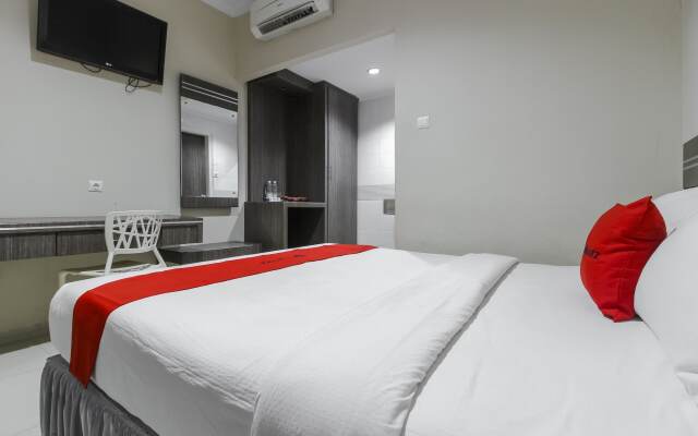 RedDoorz Plus Syariah @ Jalan Sriwijaya Medan